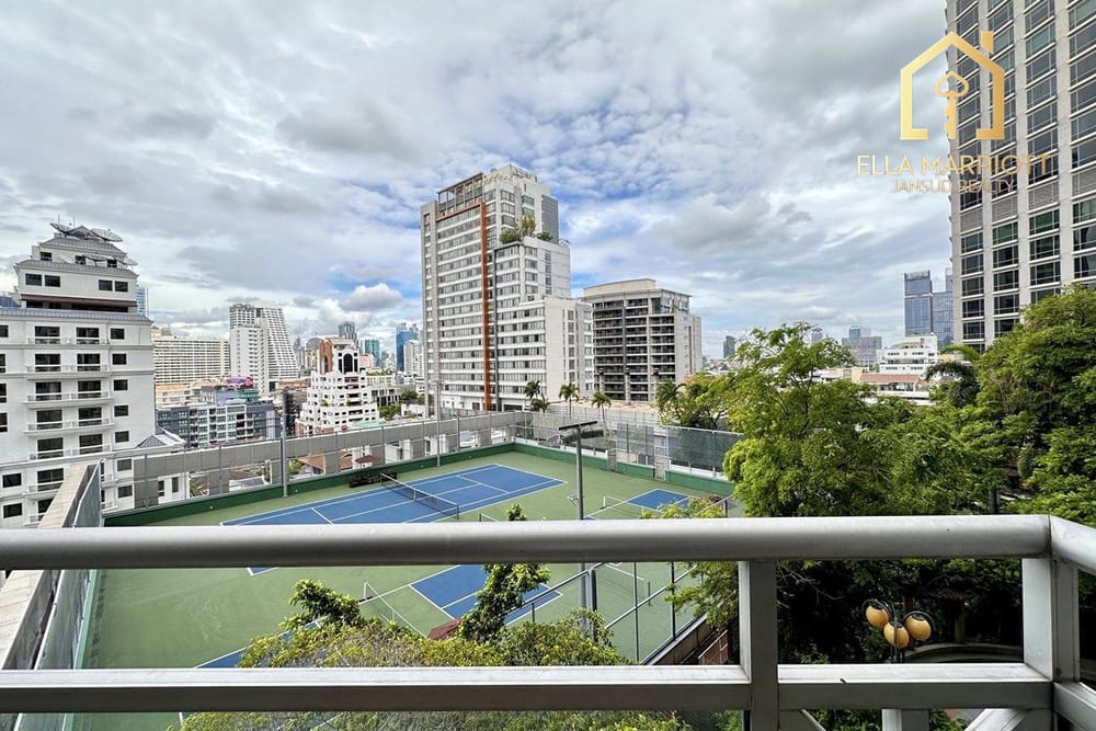 3-Bedroom Condo Near BTS Phloen Chit - 7 Min Walk on Wireless Rd 8