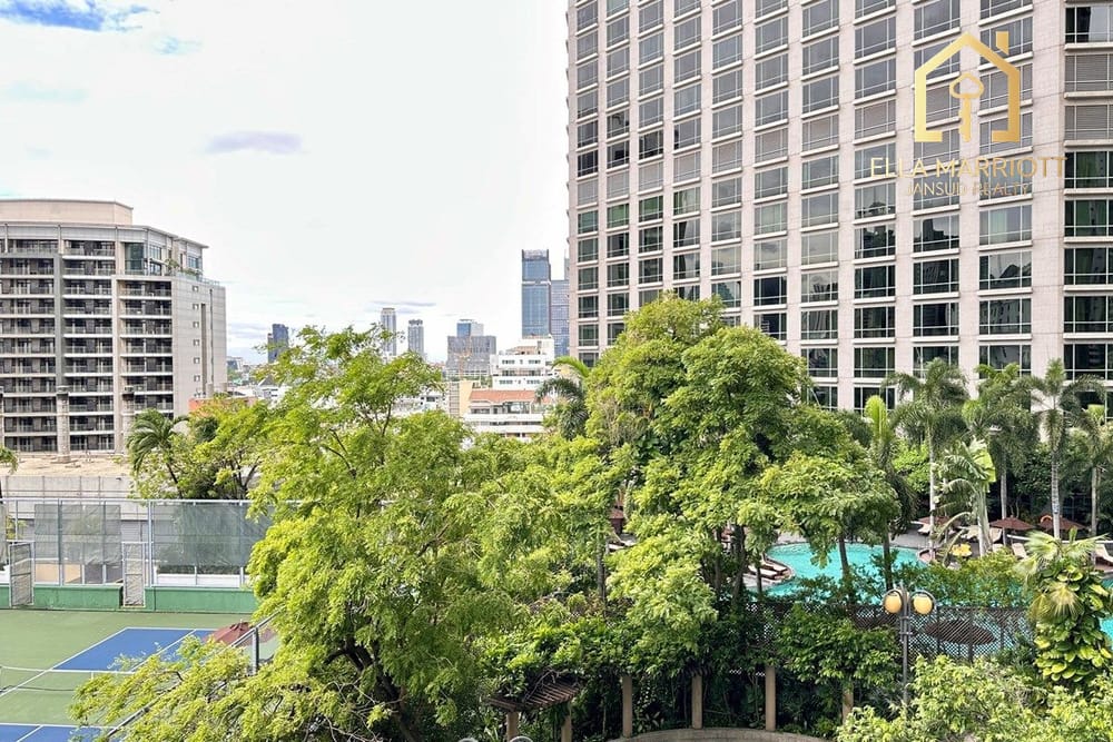 Affordable 3-Bedroom Condo on Wireless Rd, 7-Minute Walk to BTS Phloen Chit 11