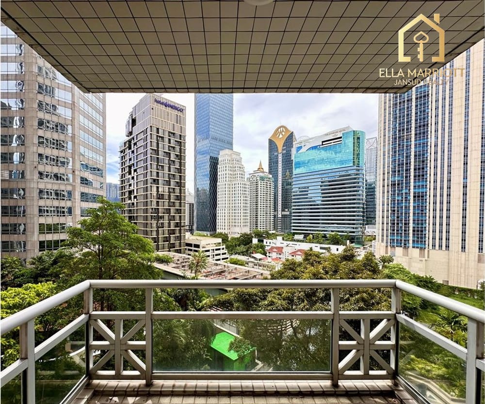 Affordable 3-Bedroom Condo on Wireless Rd, 7-Minute Walk to BTS Phloen Chit 2