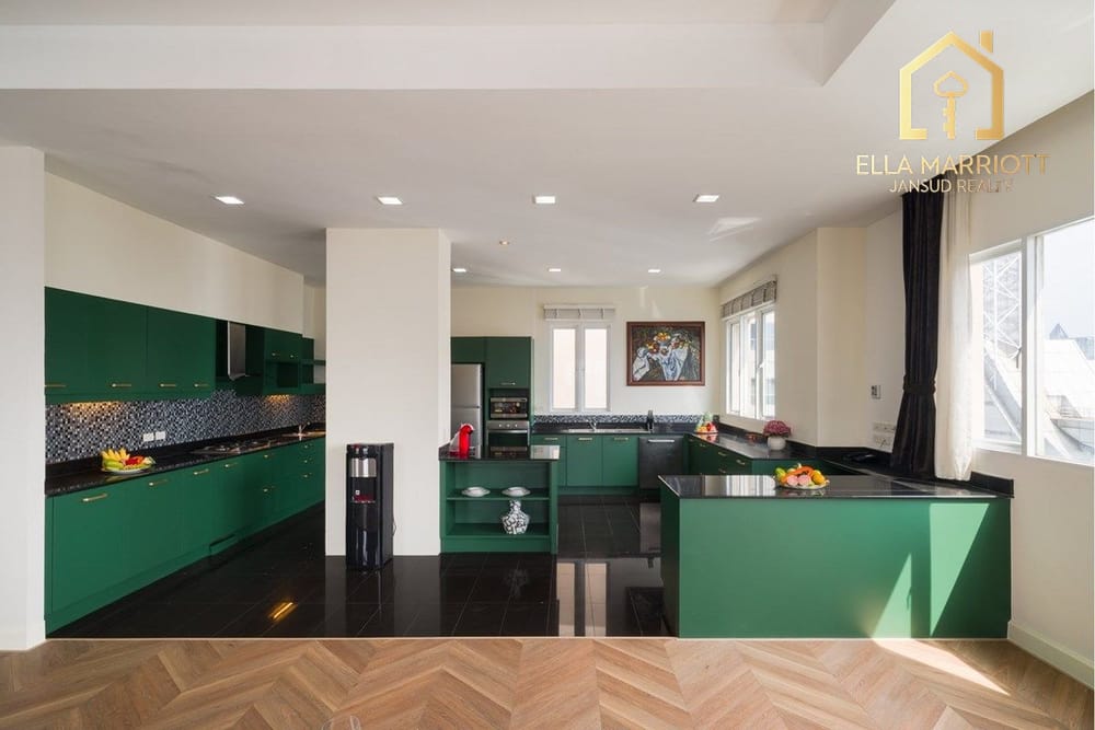Rent 250K | 29th Fl. Top Penthouse | 4+1BR Sky Mansion | Pet-Friendly 4