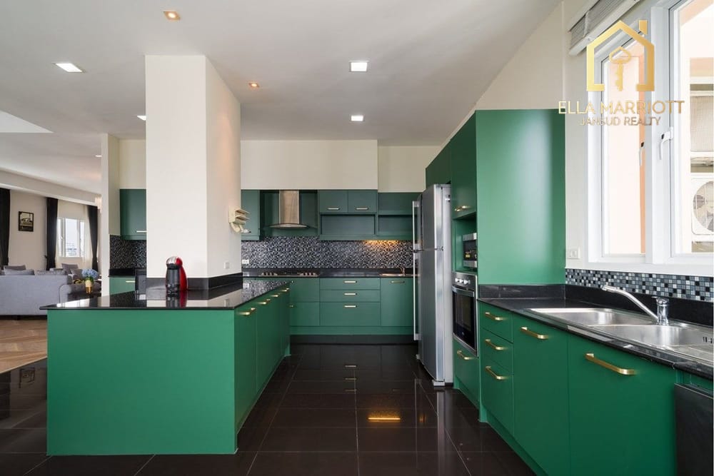 Rent 250K | 29th Fl. Top Penthouse | 4+1BR Sky Mansion | Pet-Friendly 5
