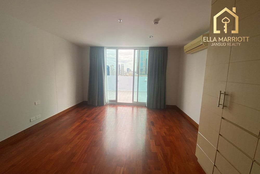 Luxurious 480sqm Sky Penthouse for Rent at 150K | Spacious Balcony | Steps from BTS 13