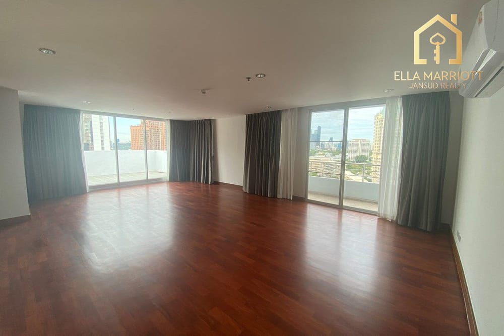 Luxurious 480sqm Sky Penthouse for Rent at 150K | Spacious Balcony | Steps from BTS 15