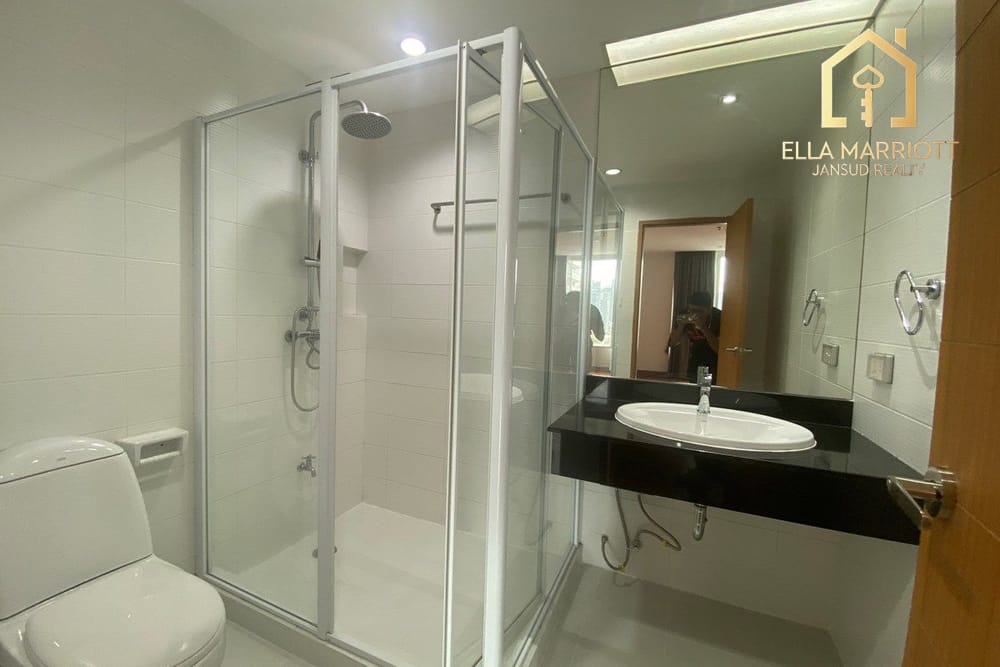 Luxurious 480sqm Sky Penthouse for Rent at 150K | Spacious Balcony | Steps from BTS 20