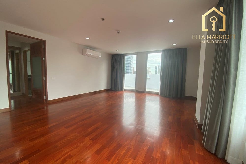 Luxurious 480sqm Sky Penthouse for Rent at 150K | Spacious Balcony | Steps from BTS 23