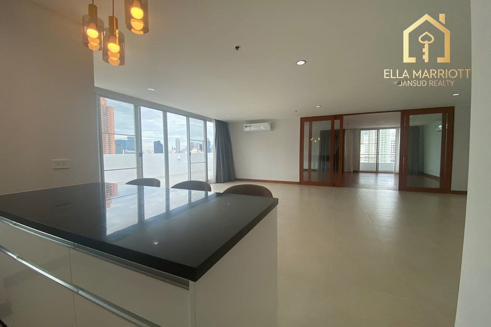 Luxurious 480sqm Sky Penthouse for Rent at 150K | Spacious Balcony | Steps from BTS 5