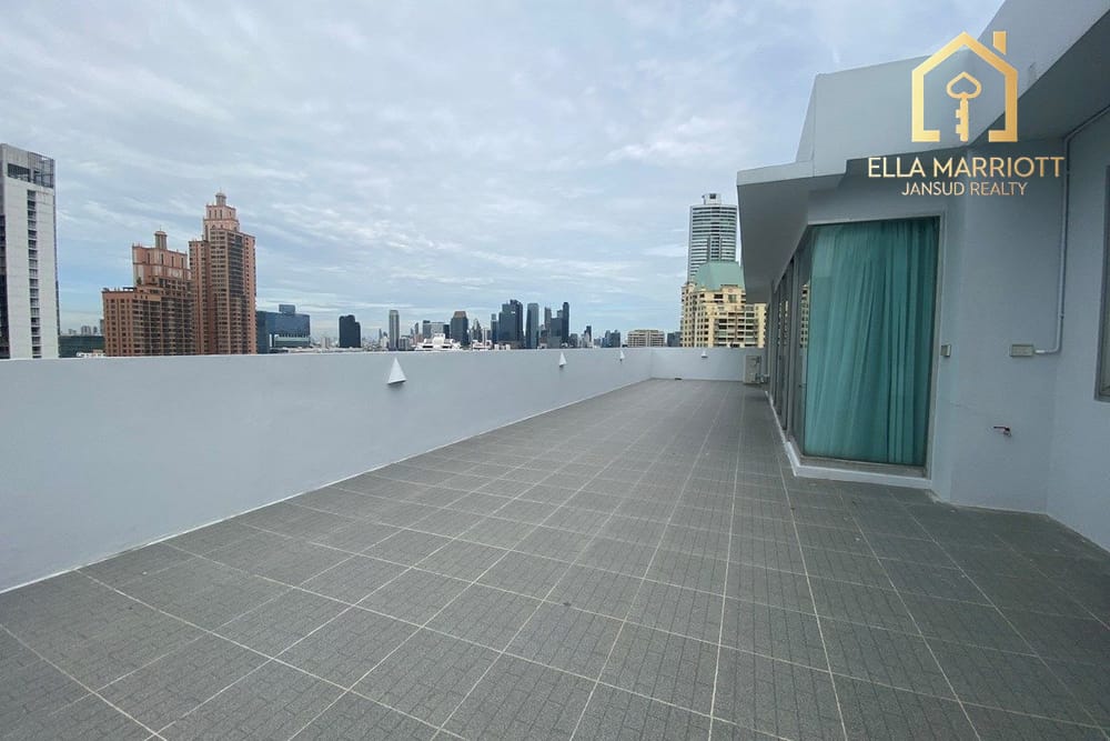Luxurious 480sqm Sky Penthouse for Rent at 150K | Spacious Balcony | Steps from BTS 7