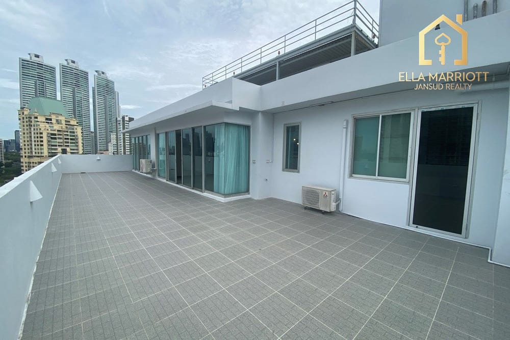 Luxurious 480sqm Sky Penthouse for Rent at 150K | Spacious Balcony | Steps from BTS 8