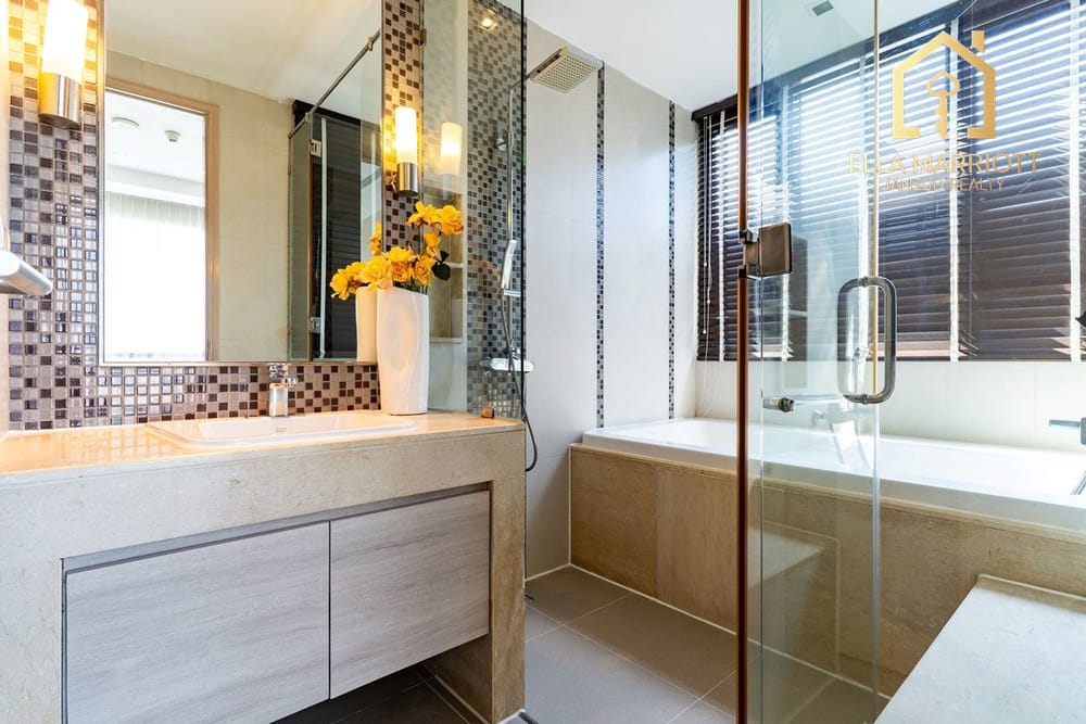 Luxury 4BRStudy Condo for Rent at Sukhumvit 39 - 350sqm with Skyline View 11
