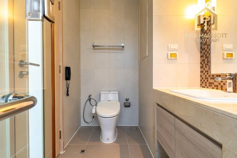 Luxury 4BRStudy Condo for Rent at Sukhumvit 39 - 350sqm with Skyline View 12