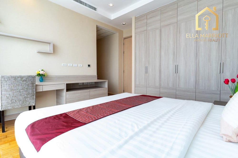 Luxury 4BRStudy Condo for Rent at Sukhumvit 39 - 350sqm with Skyline View 13