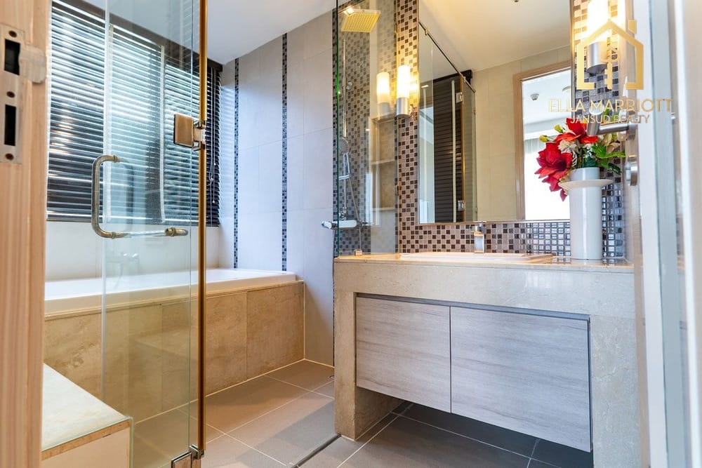 Luxury 4BRStudy Condo for Rent at Sukhumvit 39 - 350sqm with Skyline View 16