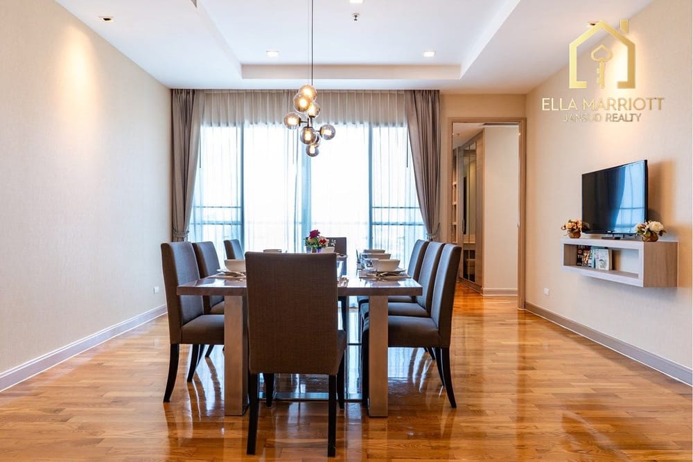 Luxury 4BRStudy Condo for Rent at Sukhumvit 39 - 350sqm with Skyline View 3