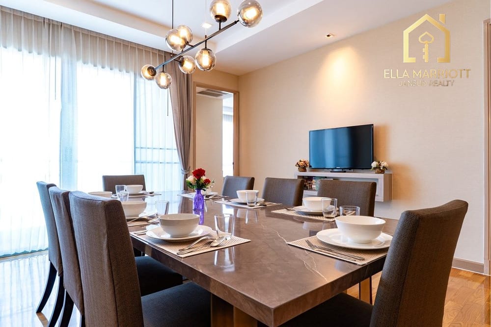 Luxury 4BRStudy Condo for Rent at Sukhumvit 39 - 350sqm with Skyline View 4