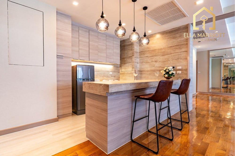 Luxury 4BRStudy Condo for Rent at Sukhumvit 39 - 350sqm with Skyline View 5