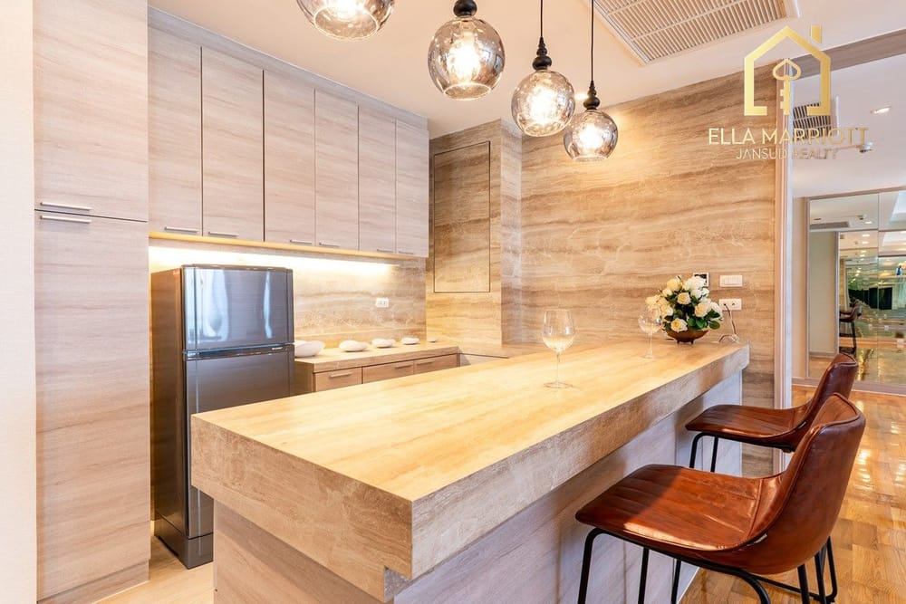 Luxury 4BRStudy Condo for Rent at Sukhumvit 39 - 350sqm with Skyline View 6