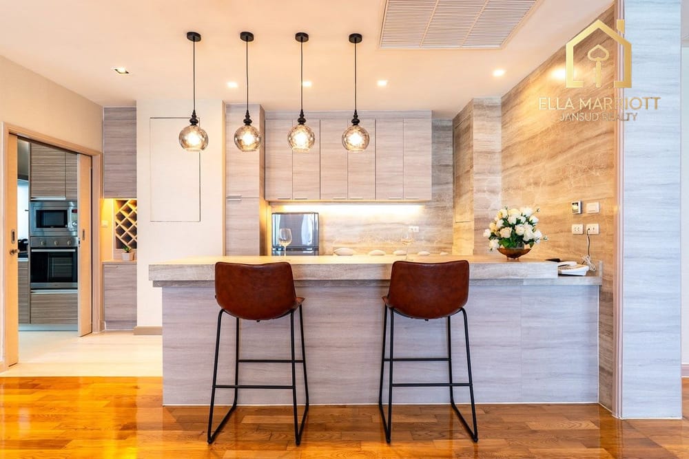 Luxury 4BRStudy Condo for Rent at Sukhumvit 39 - 350sqm with Skyline View 7