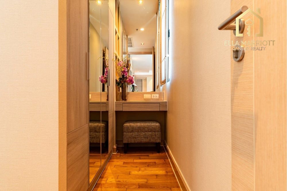 Luxury 4BRStudy Condo for Rent at Sukhumvit 39 - 350sqm with Skyline View 9