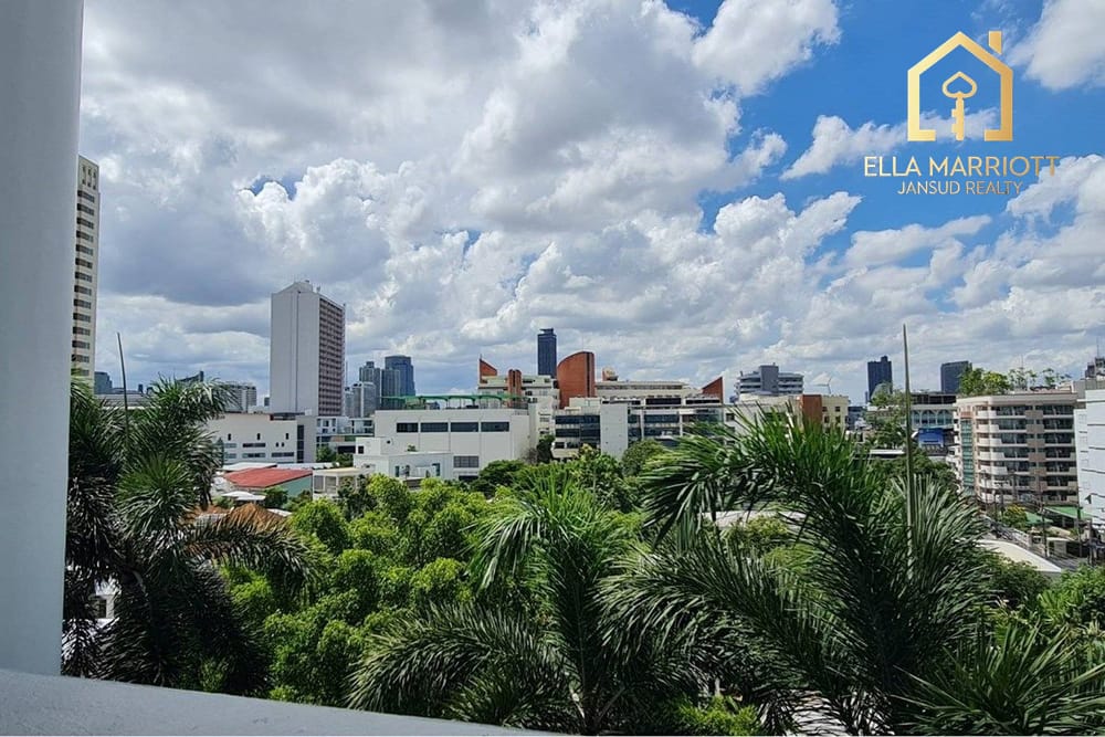 Spacious 4BR Family Condo for Rent in Sukhumvit 49 - 300sqm, Cats Allowed - 95K 10