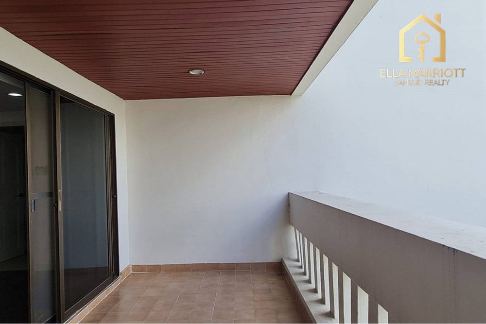 Spacious 4BR Family Condo for Rent in Sukhumvit 49 - 300sqm, Cats Allowed - 95K 11