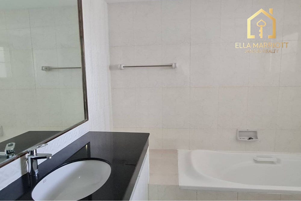 Spacious 4BR Family Condo for Rent in Sukhumvit 49 - 300sqm, Cats Allowed - 95K 13