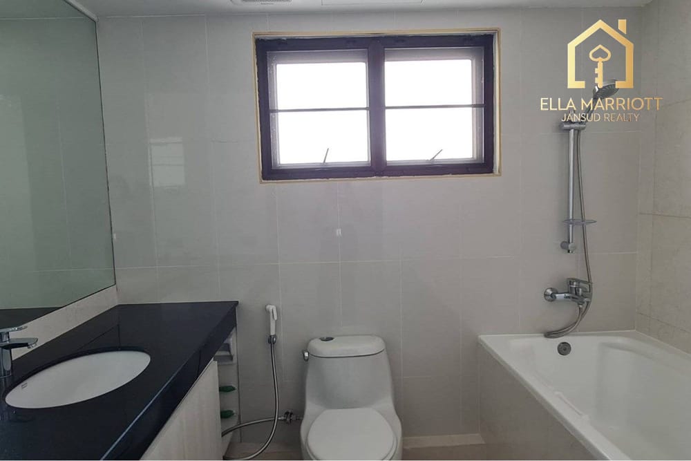 Spacious 4BR Family Condo for Rent in Sukhumvit 49 - 300sqm, Cats Allowed - 95K 15