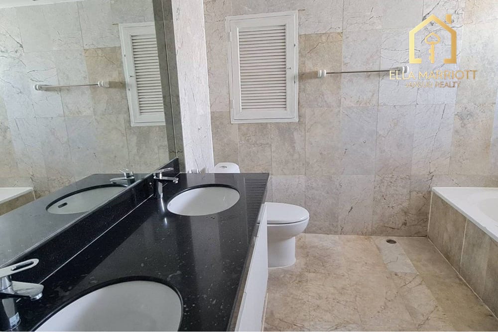 Spacious 4BR Family Condo for Rent in Sukhumvit 49 - 300sqm, Cats Allowed - 95K 19