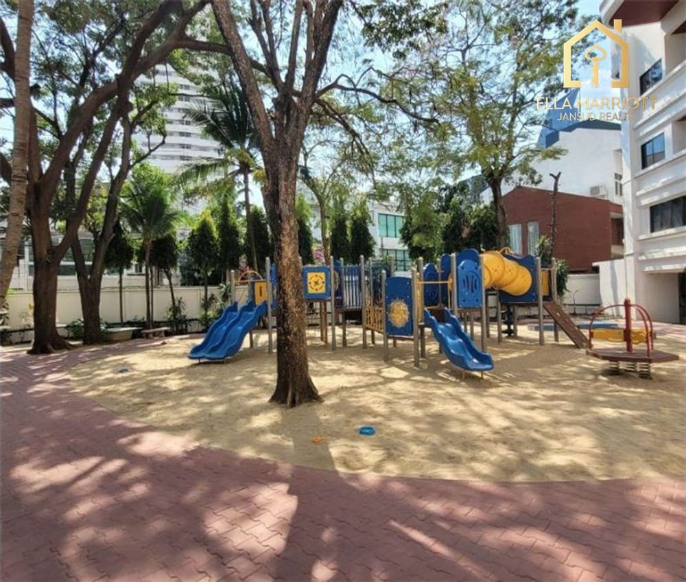 Spacious 4BR Family Condo for Rent in Sukhumvit 49 - 300sqm, Cats Allowed - 95K 20