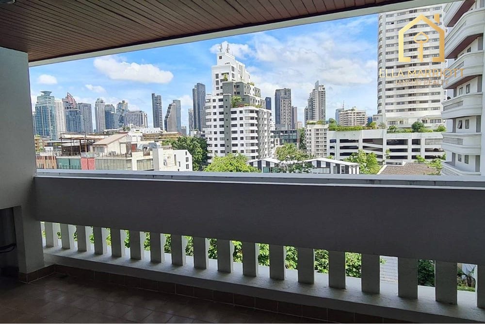 Spacious 4BR Family Condo for Rent in Sukhumvit 49 - 300sqm, Cats Allowed - 95K 7
