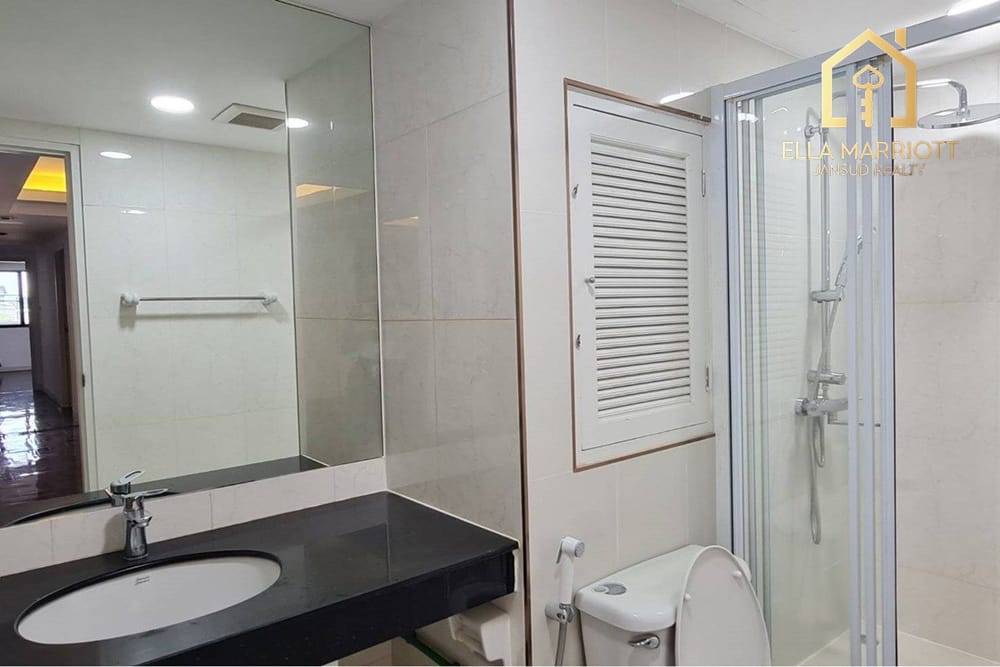 Spacious 4BR Family Condo for Rent in Sukhumvit 49 - 300sqm, Cats Allowed - 95K 8