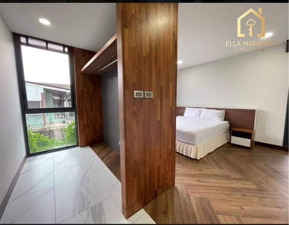 2BR 140sqm Low-Rise Condo for Rent at 75K in Sukhumvit 39, Steps from Fuji 11