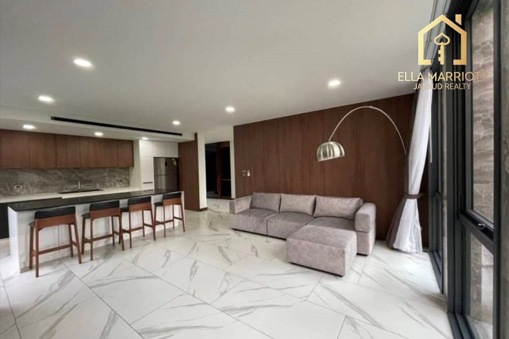 2BR 140sqm Low-Rise Condo for Rent at 75K in Sukhumvit 39, Steps from Fuji 2