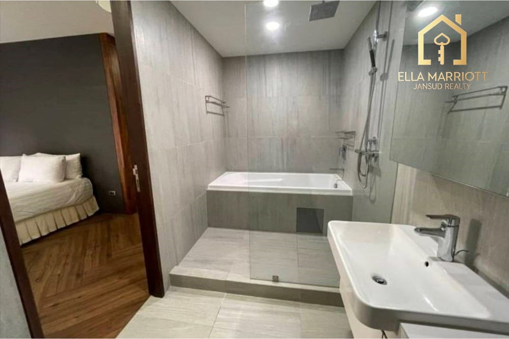 2BR 140sqm Low-Rise Condo for Rent at 75K in Sukhumvit 39, Steps from Fuji 8