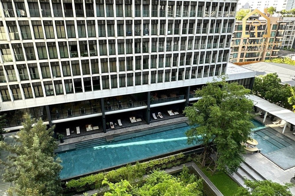 Modernes 2-Zimmer-Wohnung zur Miete im Noble Ploenchit - 24. Etage, Direkter BTS-Zugang, 1 Gehminute zur Phloen Chit 11