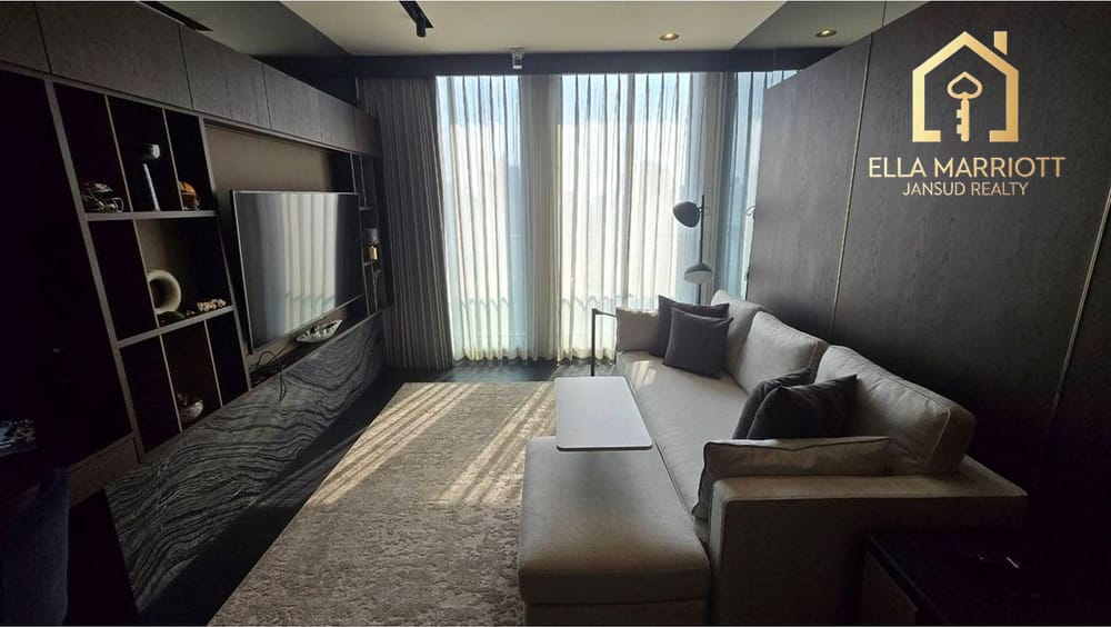 Modernes 2-Zimmer-Wohnung zur Miete im Noble Ploenchit - 24. Etage, Direkter BTS-Zugang, 1 Gehminute zur Phloen Chit 2