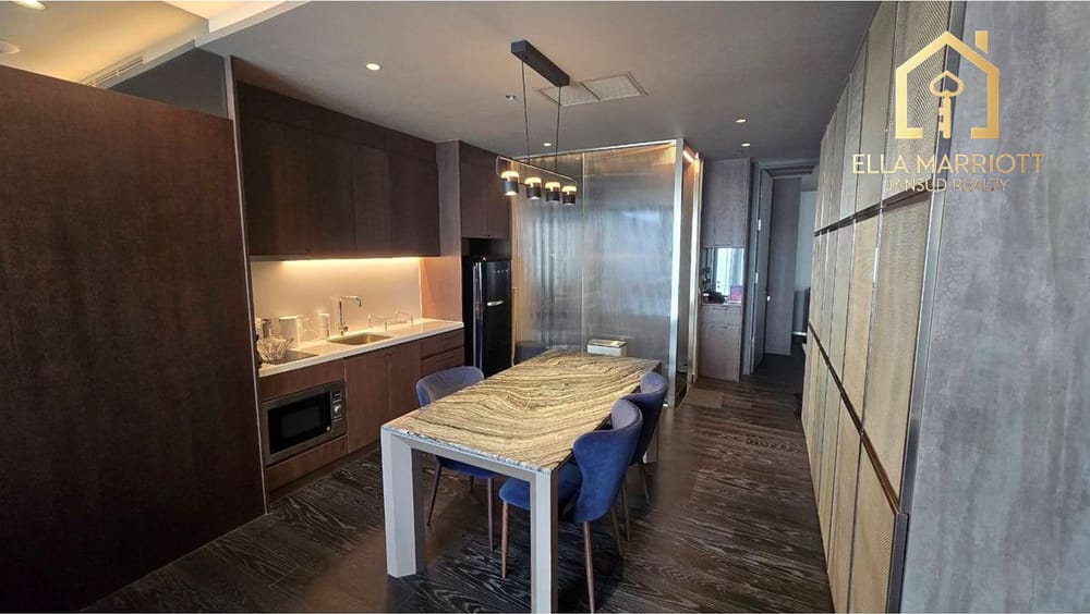 Modernes 2-Zimmer-Wohnung zur Miete im Noble Ploenchit - 24. Etage, Direkter BTS-Zugang, 1 Gehminute zur Phloen Chit 5