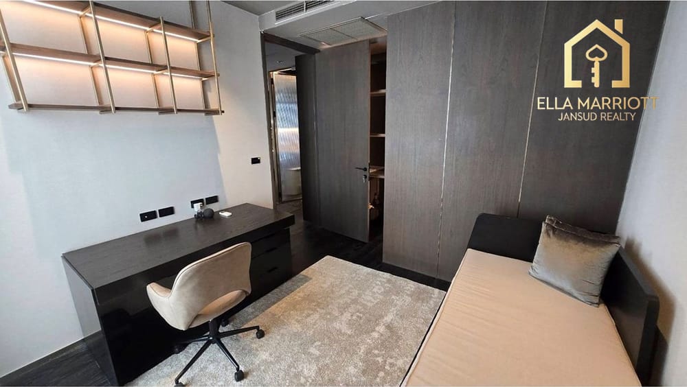 Modernes 2-Zimmer-Wohnung zur Miete im Noble Ploenchit - 24. Etage, Direkter BTS-Zugang, 1 Gehminute zur Phloen Chit 9