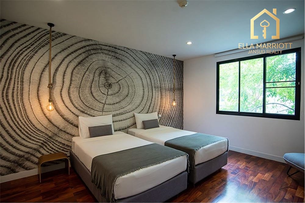 Luxury 225sqm 3BR Condo for Rent at 155K in Ploenchit-Chidlom Core 6
