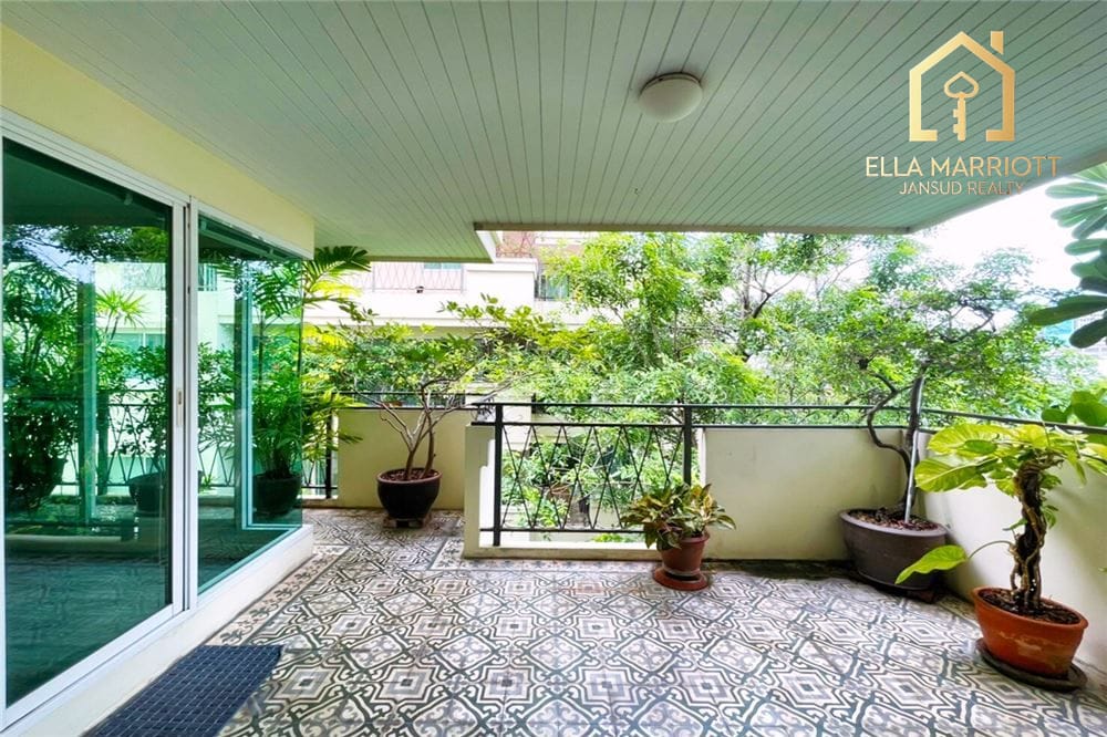 Haustierfreundliche, geräumige 2-Zimmer-Eigentumswohnung mit riesigem Balkon in Sukhumvit 31 8