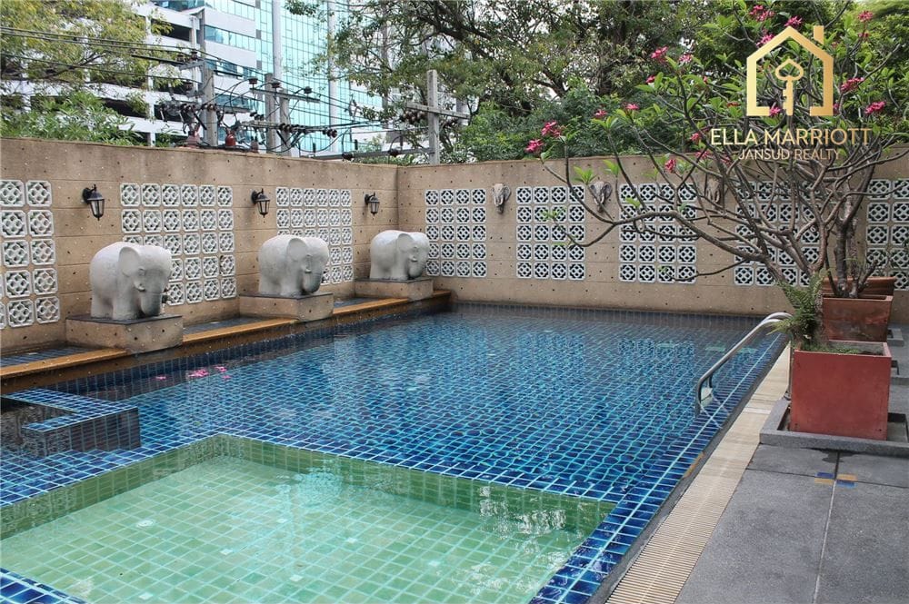 Rent 50K | Large 120sqm 2BR | Prime Sathorn Core | Dog-Friendly 10