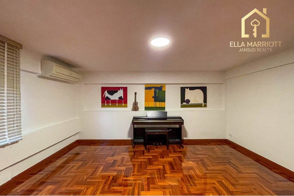 4 Bedroom Detached House for Rent, Pet Friendly near BTS Thonglor, Sukhumvit 12