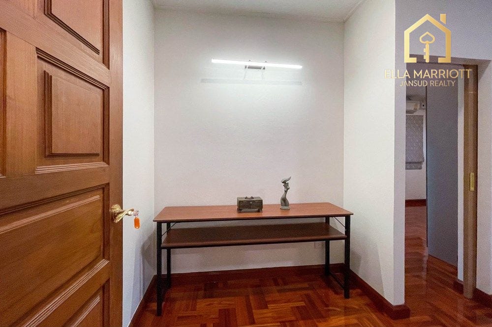 4 Bedroom Detached House for Rent, Pet Friendly near BTS Thonglor, Sukhumvit 14