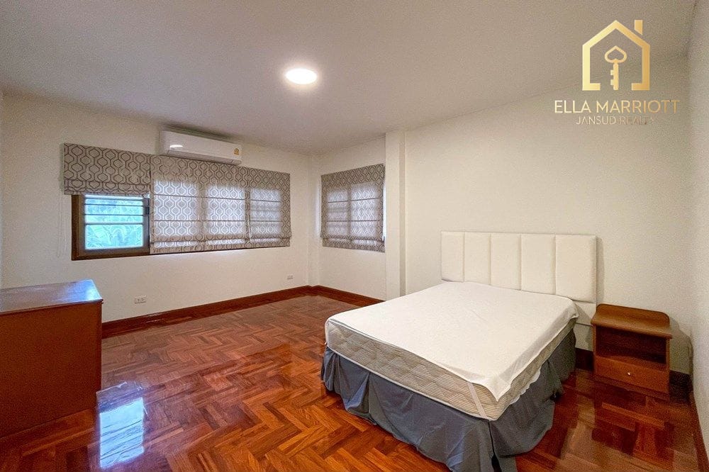 4 Bedroom Detached House for Rent, Pet Friendly near BTS Thonglor, Sukhumvit 15