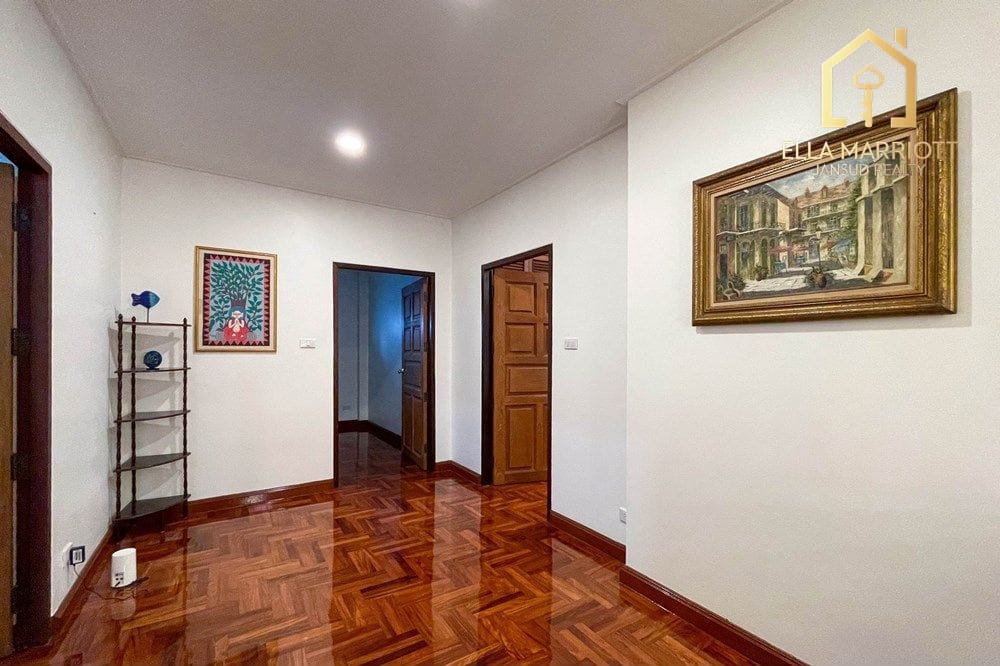 4 Bedroom Detached House for Rent, Pet Friendly near BTS Thonglor, Sukhumvit 21