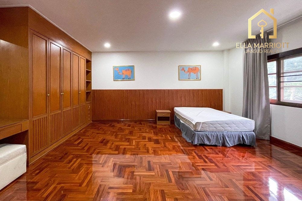 4 Bedroom Detached House for Rent, Pet Friendly near BTS Thonglor, Sukhumvit 27