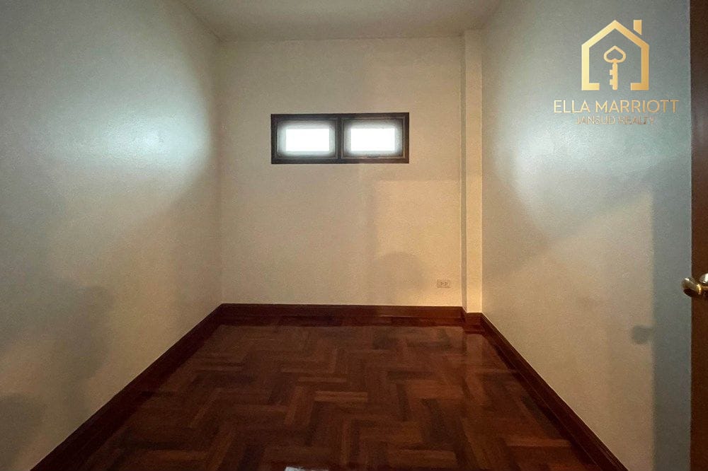 4 Bedroom Detached House for Rent, Pet Friendly near BTS Thonglor, Sukhumvit 29