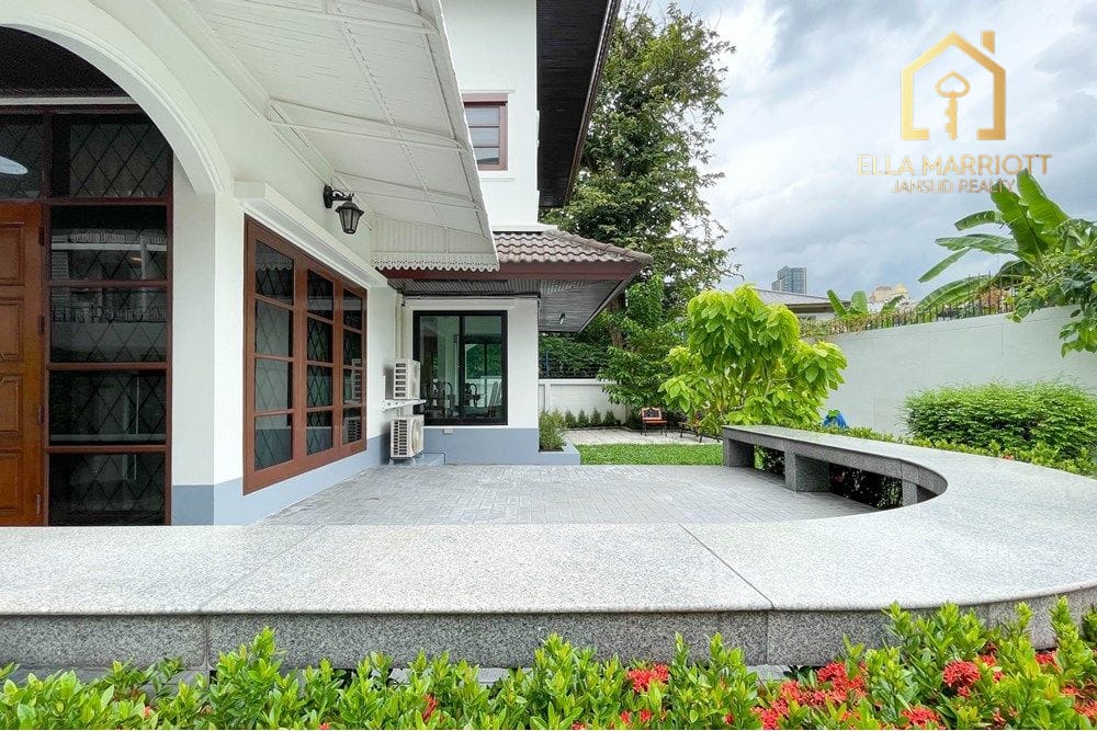 4 Bedroom Detached House for Rent, Pet Friendly near BTS Thonglor, Sukhumvit 37