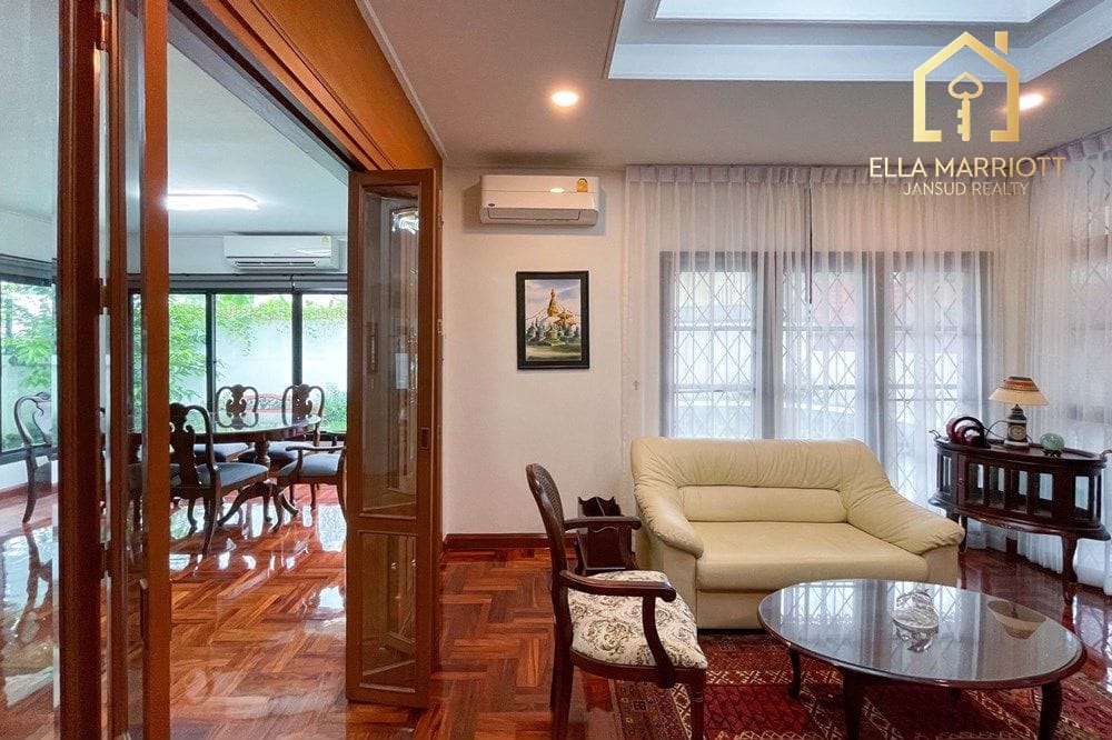 4 Bedroom Detached House for Rent, Pet Friendly near BTS Thonglor, Sukhumvit 8