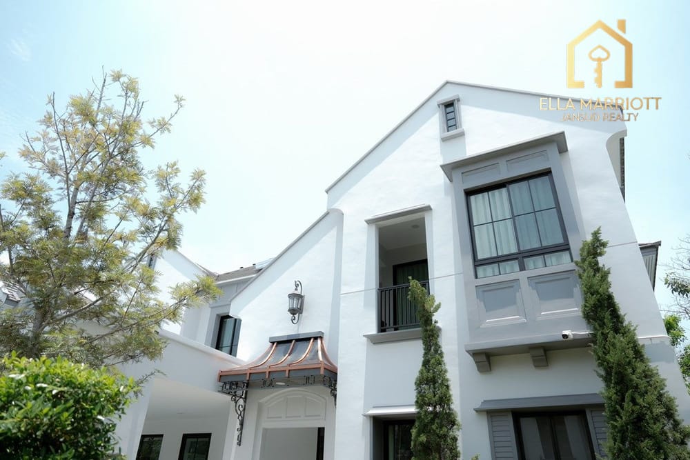 Luxuriöses freistehendes Einfamilienhaus mit 4 Schlafzimmern in Nanthawan Rama 9, Krunthepkritha 2