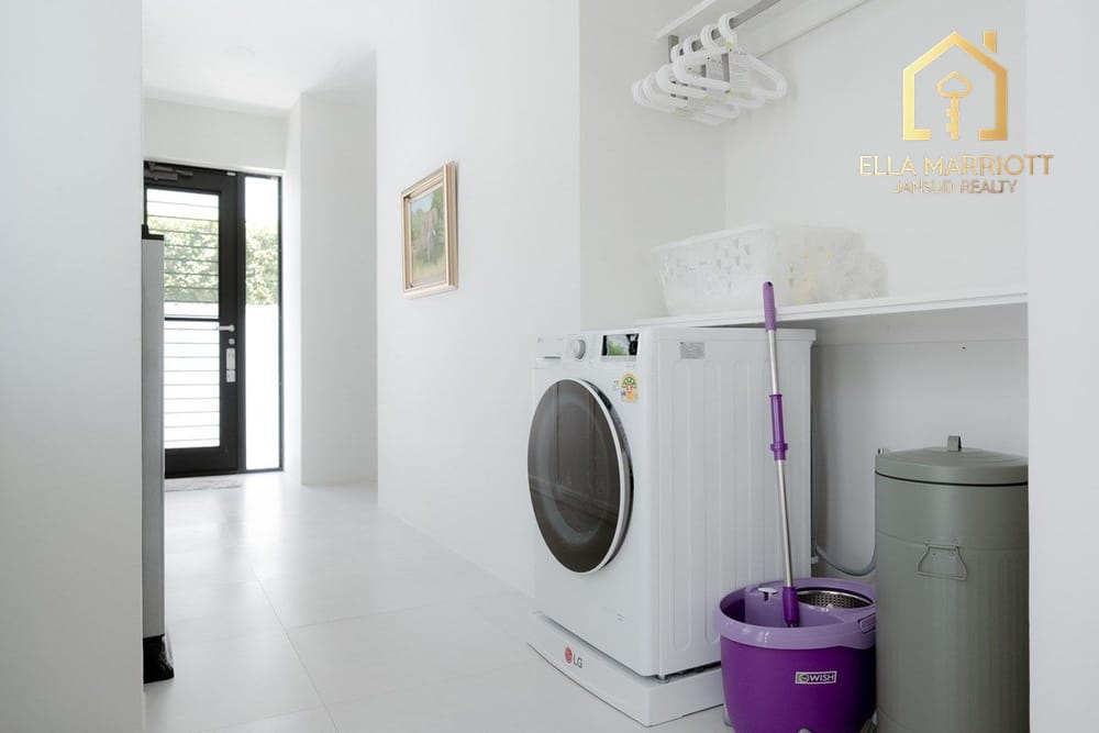 Luxuriöses freistehendes Einfamilienhaus mit 4 Schlafzimmern in Nanthawan Rama 9, Krunthepkritha 36